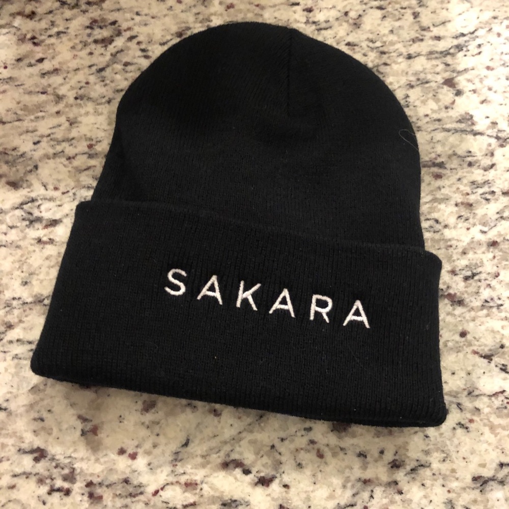 NEW Sakara Hat Black winter hat